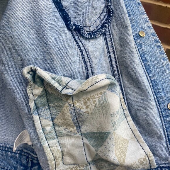 American Eagle Distressed Jean Jacket Size XL - Picture 15 of 15